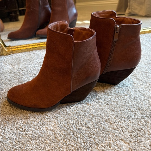 Very Volatile Rust Ankle Booties - Picture 3 of 7